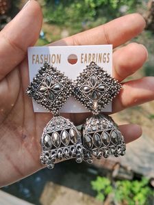 Combo of 4 jhumke with freebies 1 ring &amp; scruchie
