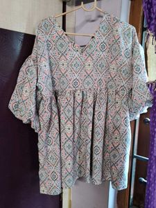 Patterned Short Sleeve Top