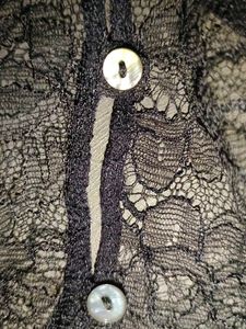 Men&#39;s Black Lace With Sea Shell Button Thong