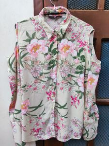 Floral Cut Shoulder Tshirt