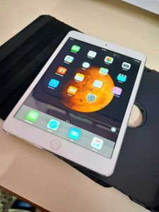 Apple iPad Mini 1 in all Original Condition