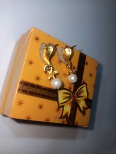 Vintage Pearl Drop Earrings.