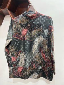 Black royal Print Turtleneck Top