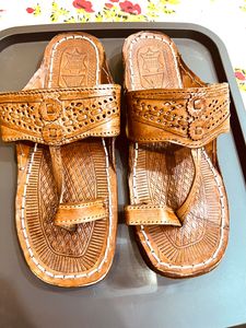 Royal Khwaab Men&#39;s Kolhapuri Chappal/Slipper/Sandal/Handcrafted 100% Genuin Leather (Kapshi Shape) Brown