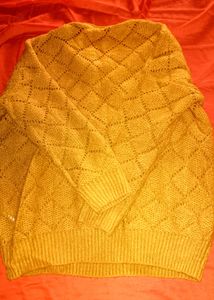 Unisex Beautiful Yellow Sweatshirt For Winters