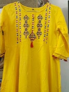 V.Nyc Kurti