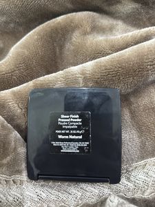 Sheer Finish Pressed Powder Warm Natural