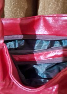 Ladies Bag With Multiple Zipper Pockets