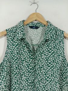 Green Casual Top (Women&#39;s)
