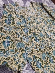 Women Cream Floral Print Cotton Kurti