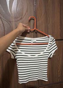 H&amp;M Top With Tag