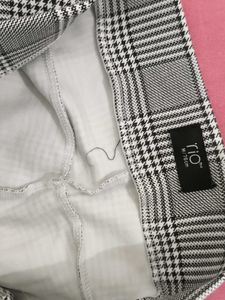Rio Brand Traggings In Checked Pattern