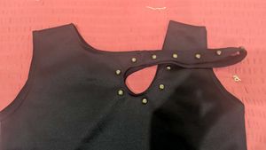 Elegant Navy Blue Sleeveless Keyhole Top