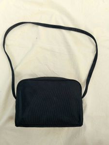 Gucci sling (perfume bag)