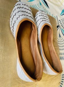 Ethnic Embellished Mojaris