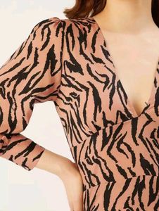 Dress ( Brand New🤎💫)
