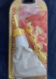 Cake Decorator
