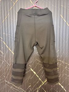 BLINKIN Women&#39;s Slim Fit Polyester Capri Pants