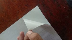 Classic Maroon Wallpaper (1000cm×45cm)