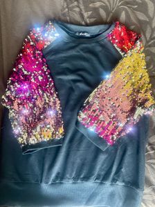 Sequence Sleeves Top