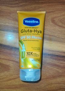 VaselineGluta Hya Antioxidant SPF 50 PA+++ Sunscre