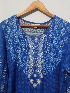 Sabhyata Kurta With Beads &amp; Sequins Embellishments