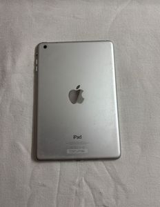Apple iPad Mini (Excellent Condition)