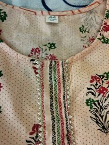 Hello Friends👭👬 This Is Total New Top Just Arrived Size 44  With Beutiful Orange 🟠 Clr With Gotta Patti Wiyhout New TG So Putting In Like New But Total New Only Cash Excellent👍 Top