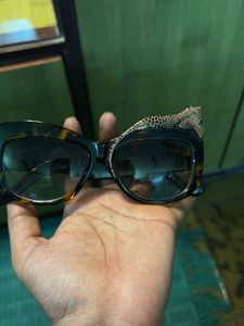 Unique Leopard Embellished Sunglasses