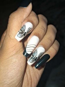 Black Press-on Nails