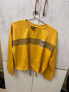 Oversized muster yellow croped sweatshirt