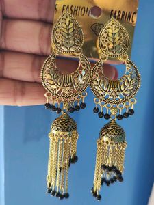 Golden and black Jhumka Earrings😍💝😁