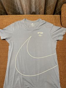NIKE Training/Casual Orginial T-shirt (Size M)