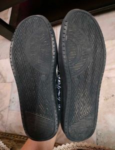 Unisex Black Canvas Sneakers