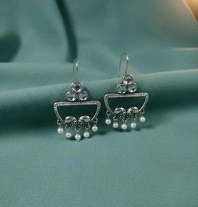 Elegant Silver Dangler Earrings