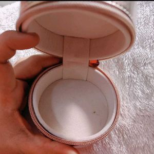 Tira Round Case