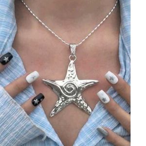 STARFISH NECKLACE