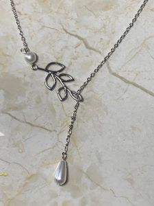 Pearl & Leaf Silver Necklace