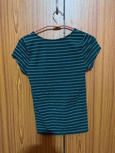 V Neck Forever 21 Green Slim Fit Tshirt