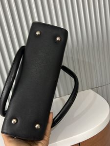 Lino Perros Handbag 👜