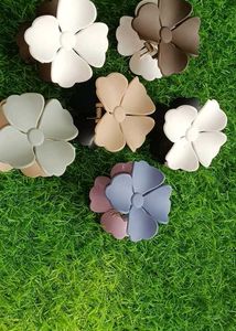 Mate Floral Design Korean Hair Claw