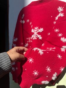 Urbanic Red Snow ❄️ Sweater