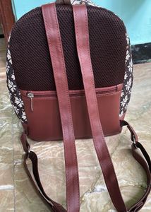 Zouk Floral Print Backpack