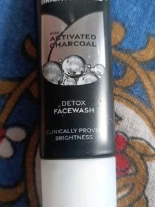 Pond&#39;s Bright Miracle Facewash Pack Of 2