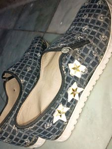 Floral Patterned Jutti Style Shoes