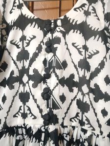 Chic Black &amp; White Print Dress