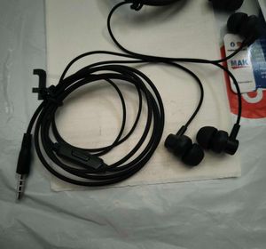 new pack of 2 combo earphone&#39;s