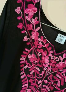Elegant Black And Pink Embroidered Kurta