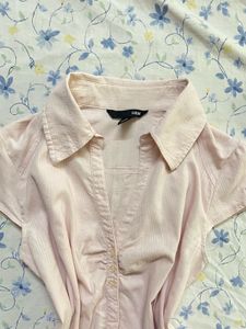 H&amp;M Fitted Shirt🎀