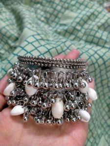 Shell And Ghunghroo Oxidised Adjustable Bracelet